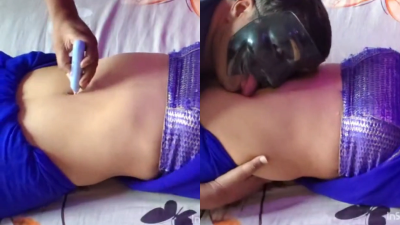 ANAMIKA#72 - Anamika's navel played with ice and dental flosser